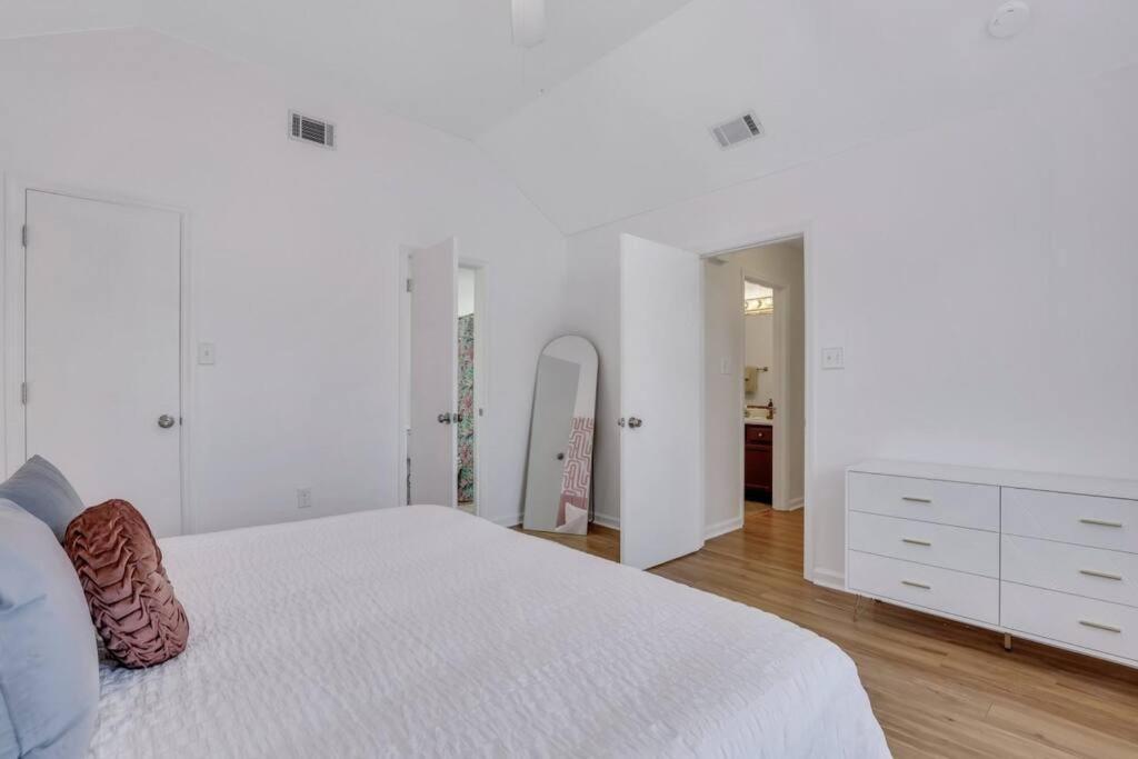 Apartment The Dream House: 3 Bed 3 Bath