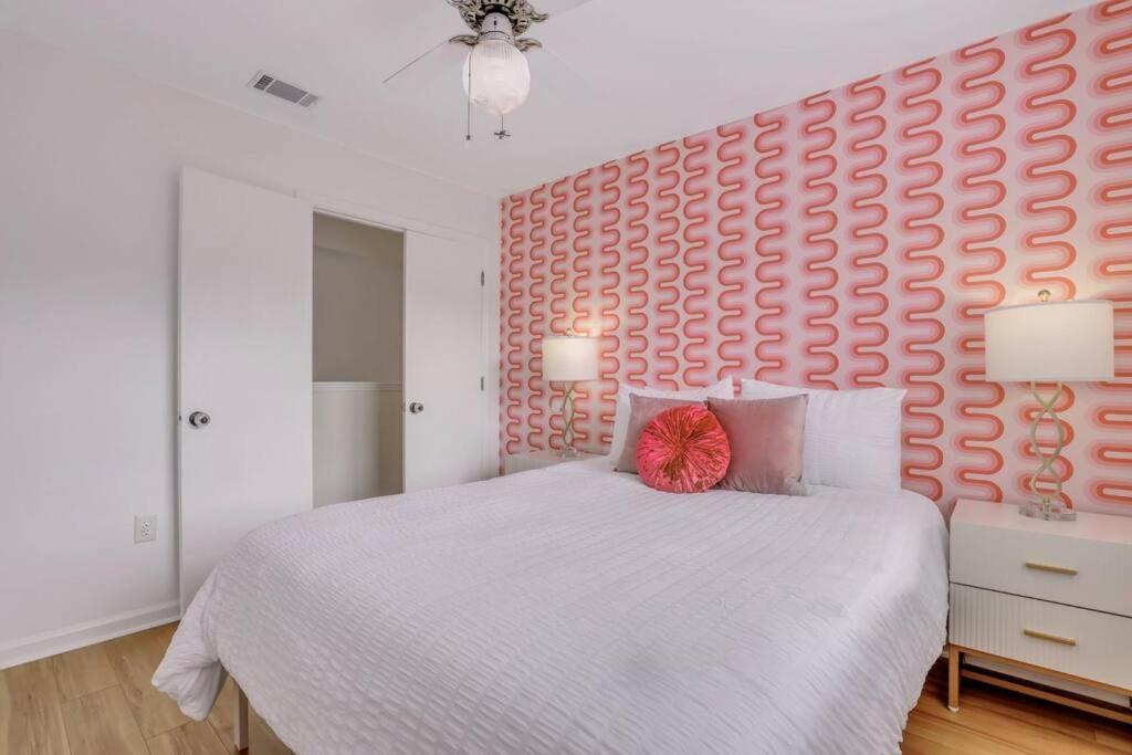 The Dream House: 3 Bed 3 Bath Apartment *